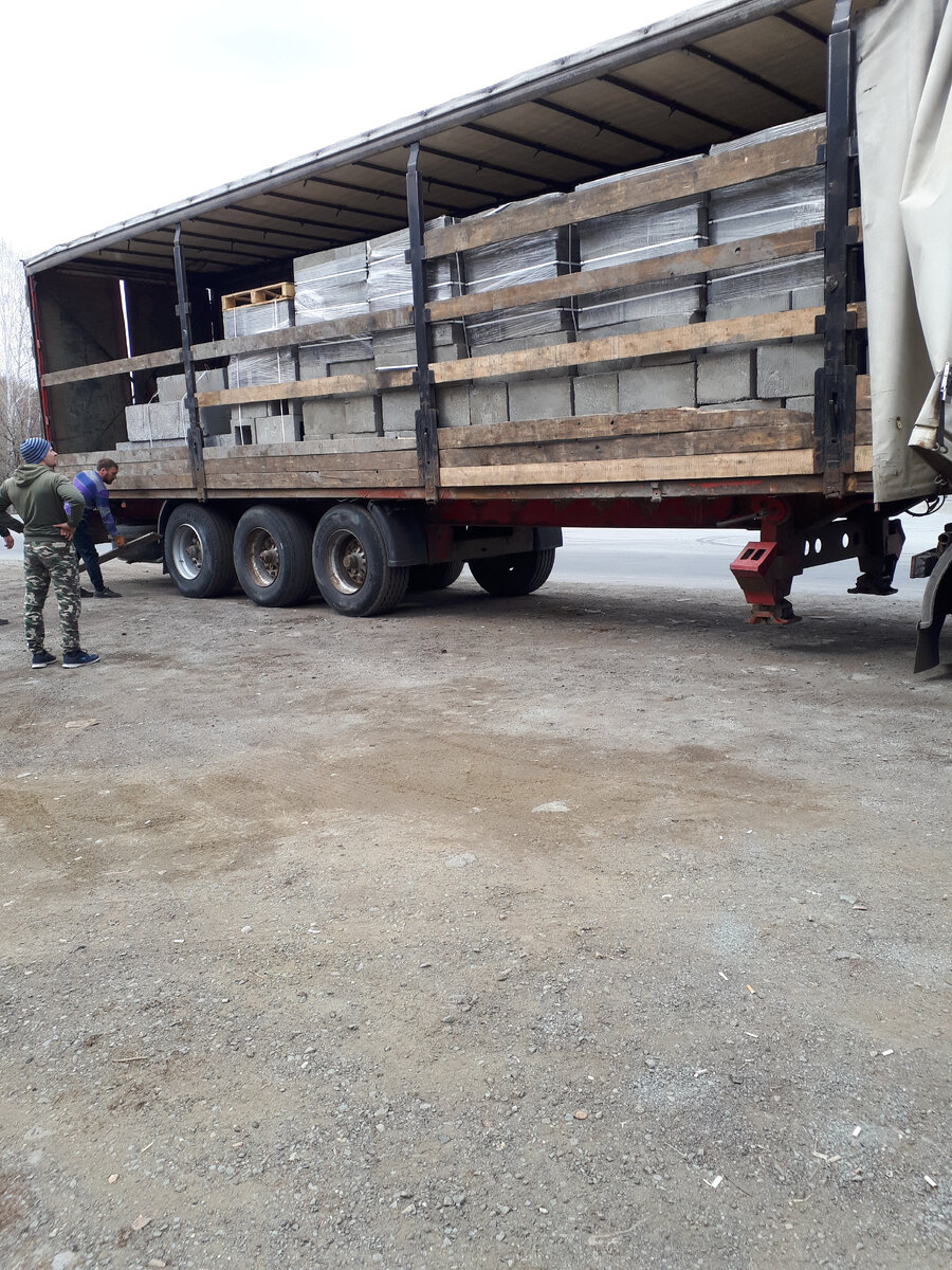 Фура с домиком приехала