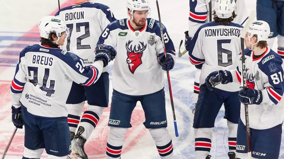     Сегодня, третьего марта, в Санкт-Петербурге прошел второй матч для нижегородского хоккейного клуба «Торпедо» в плей-офф КХЛ. Игра закончилась со счетом 3:2.