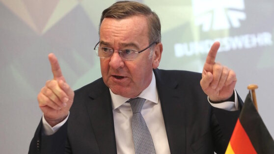    Глава МО ФРГ назвал нашумевшую публикацию беседы военных частью "российской информвойны" Анастасия Романова