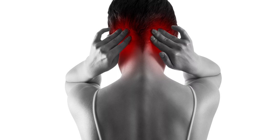 У меня болит затылок – почему? Насколько опасен такой симптом и что с этим делать?