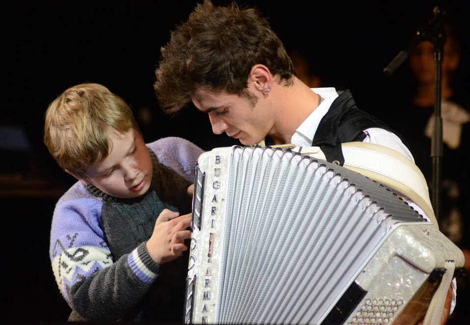  Аккордеонист Петр Дранга в Липецке (источник lipetskmedia.ru). 8 марта музыканту исполняется 40 лет.