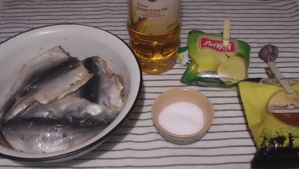 Продукты для приготовления салаки маринованной. Личное фото автора канала Житейская проза