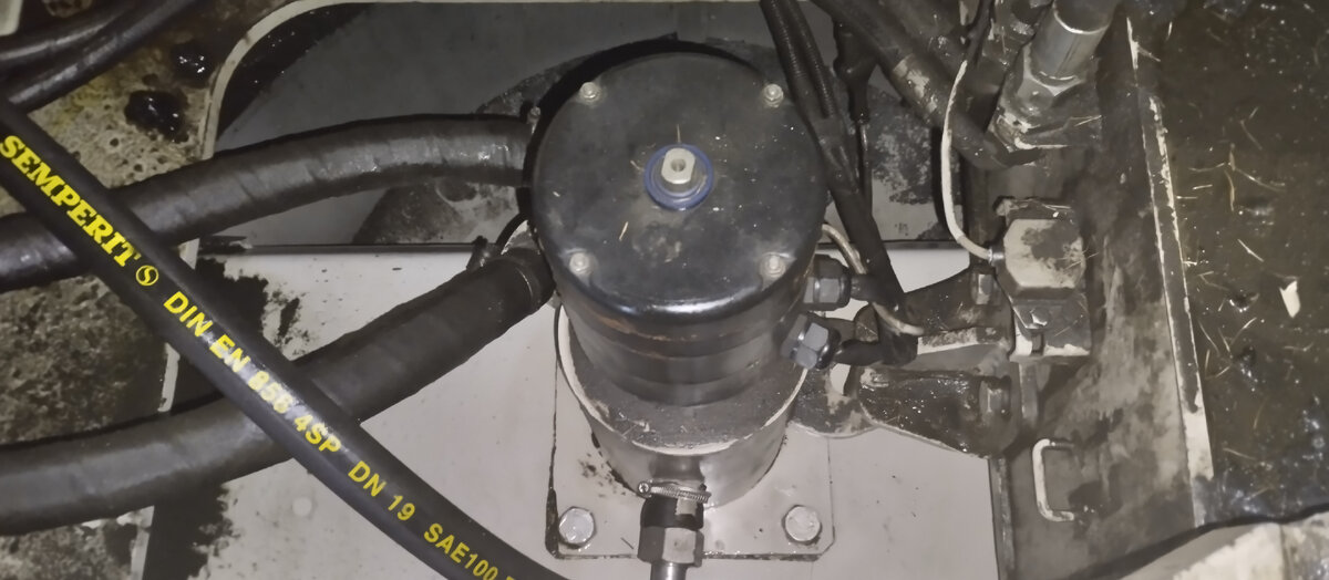 Токосъемник и гидрошарнир в сборе