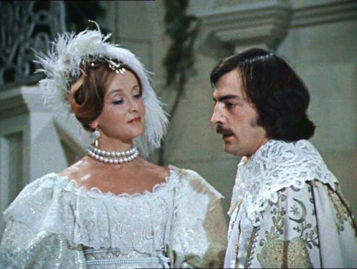    Фото: кадр из фильма «Собака на сене»