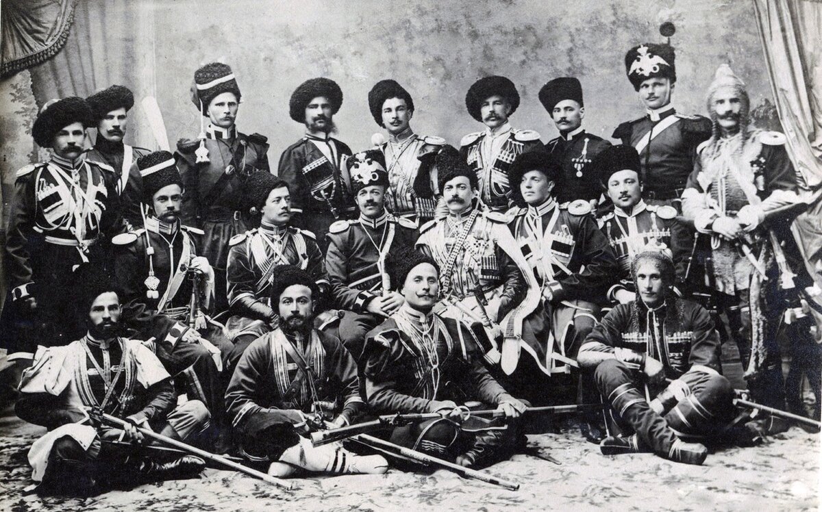 Офицеры конвоя Его Величества в исторических формах, 1911
