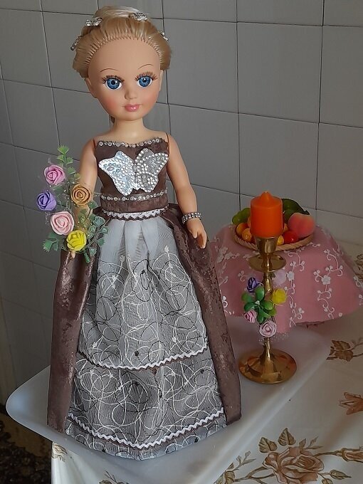 "Коричневое царство драгоценных камней" - бальный наряд куклы Анастасии. Декабрь, 2023.