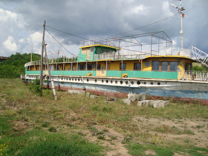 теплоход 17. на теплоходе с седова заимки. речной трамвай каштан. теплоход семнадцатый год. проект 2637 теплоход.