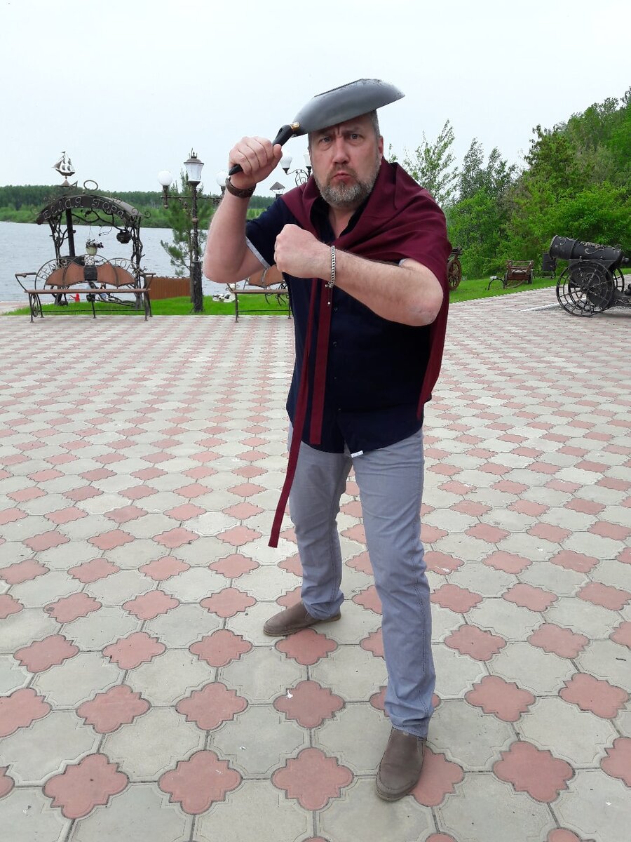 Популярный ведущий телепрограммы «Фишка» Алексей Седов в новом образе
