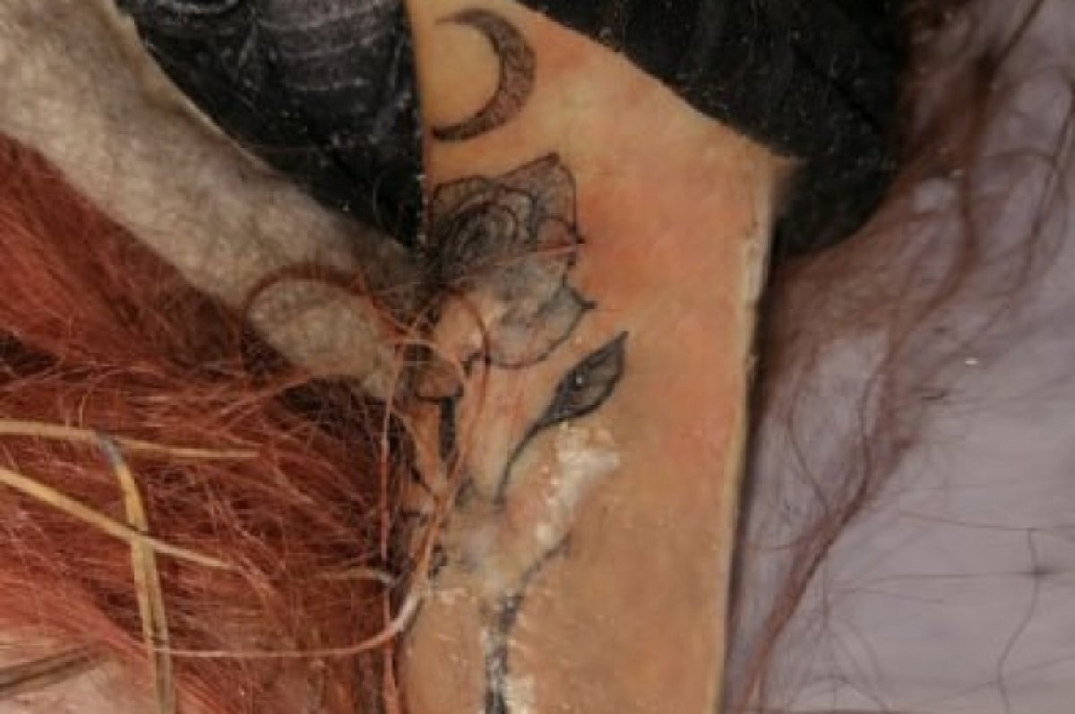    Жителей Улан-Удэ просят помочь опознать погибшую с татуировкой розы