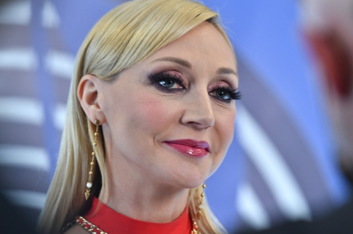    В Сеть попало видео падения Кристины Орбакайте на концерте в Петербурге