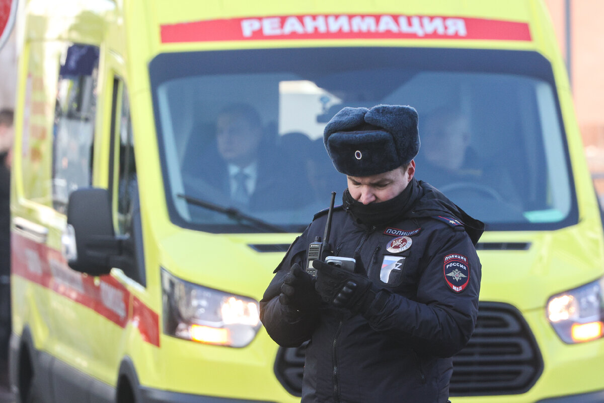 Девочка в реанимации. Самое опасное зимнее развлечение отправило детей в  больницу | Царьград Новосибирск | Дзен