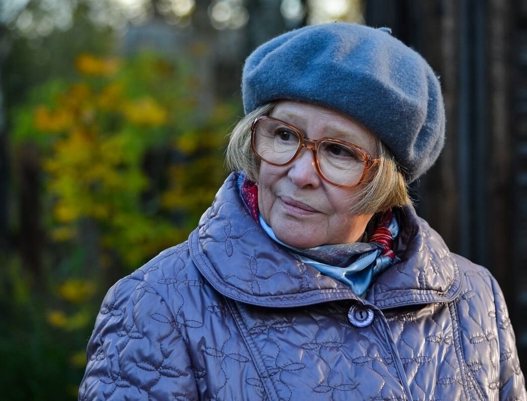 Блистательная роль Неёловой в фильме "Карп отмороженный" осталась почти незамеченной. Фото Яндекс.Картинки. 