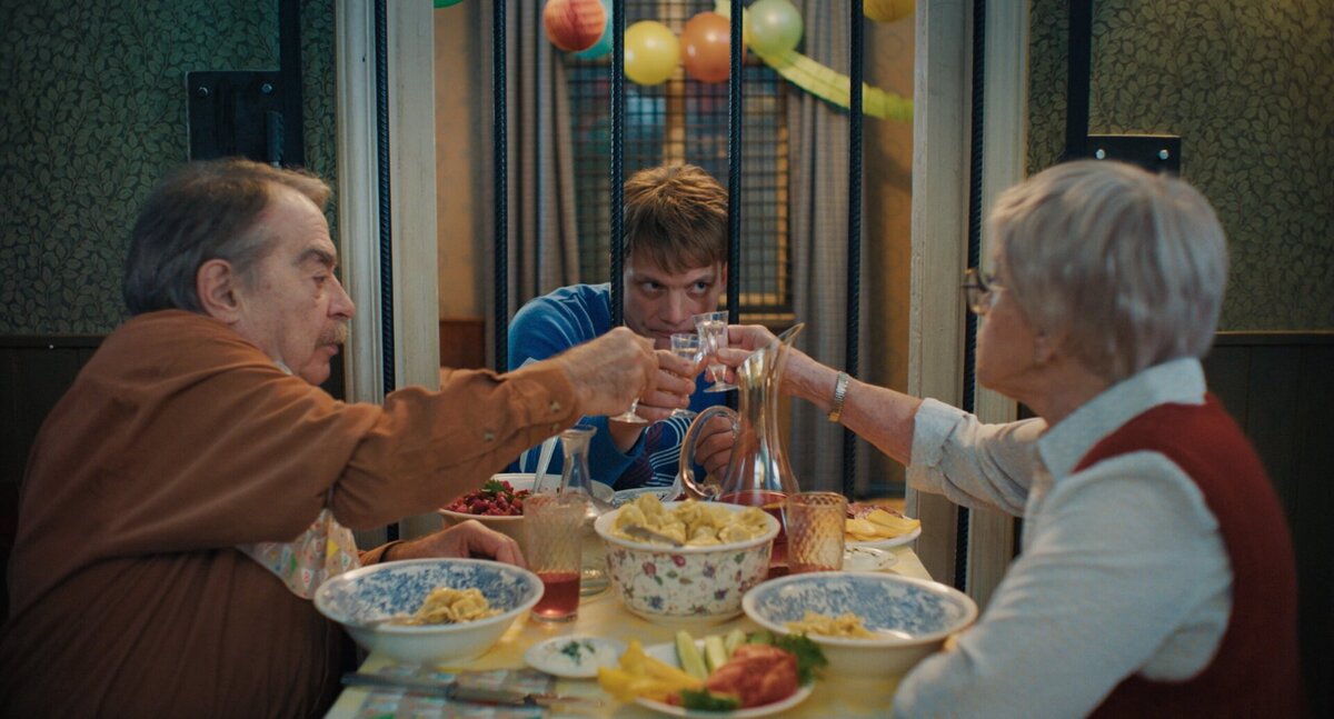 Кадр из фильма "РОдители строгого режима". Фото Яндекс.Картинки. 