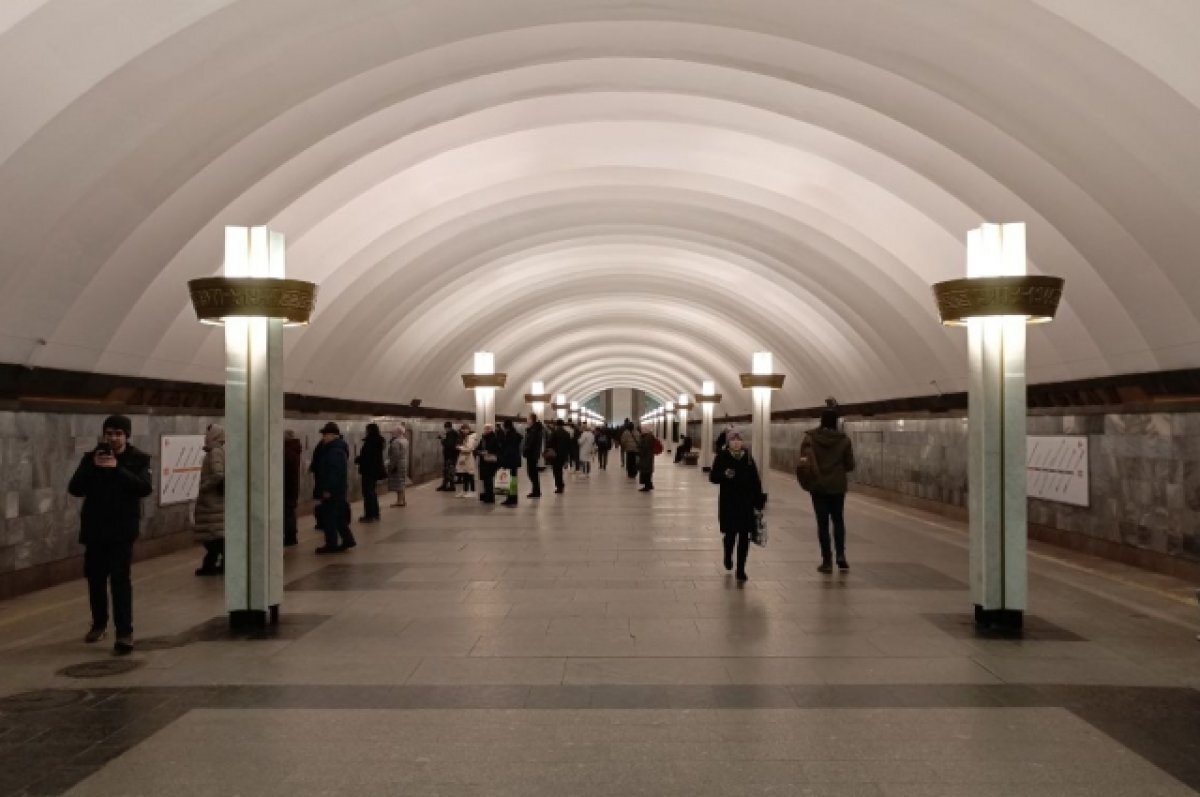    Подросток проломила голову, потеряв сознание в петербургском метро