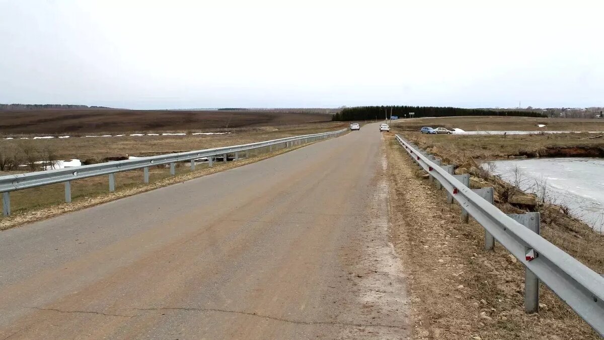     За 395 млн рублей в Татарстане планируют отремонтировать три дороги общего пользования. Такая информация содержится в нескольких тендерах на портале госзакупок.