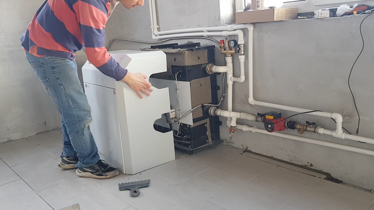 Более мощный котёл отопления будет ещё и больше в размерах что тоже приносит неудобства.