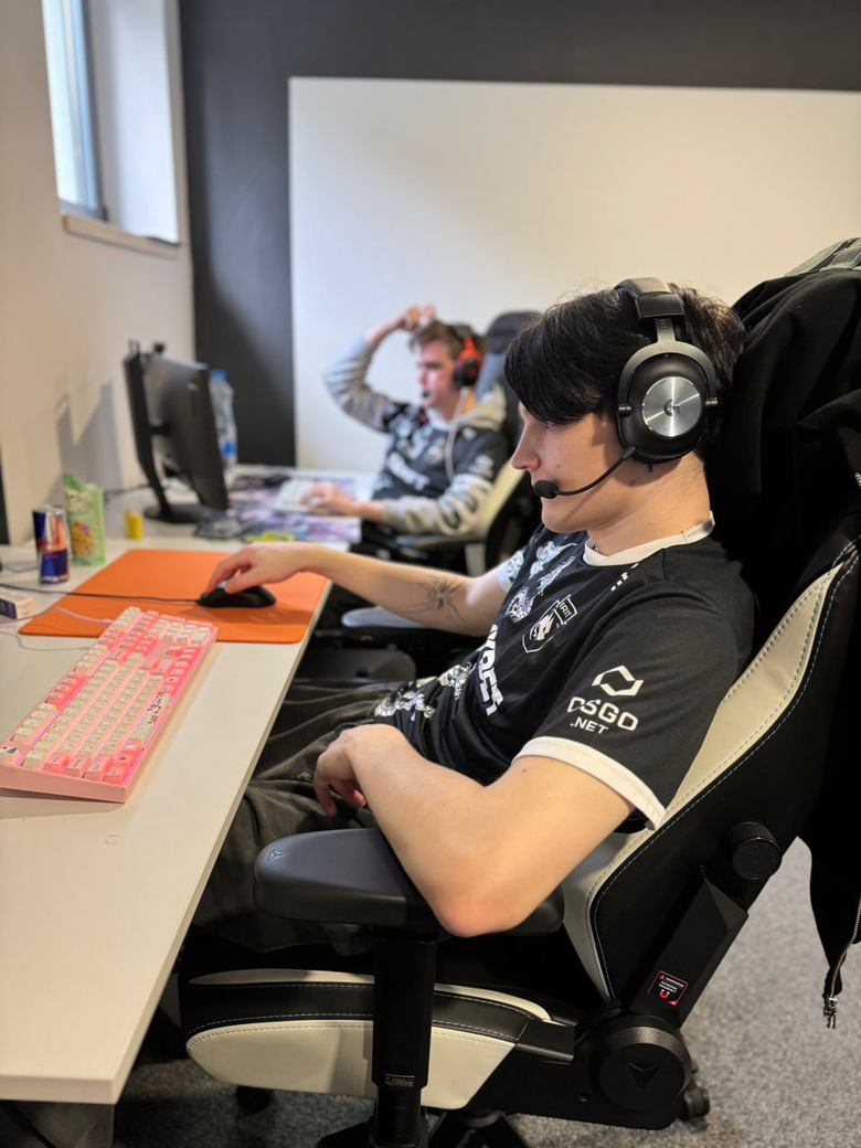     Мирослав Mira Колпаков