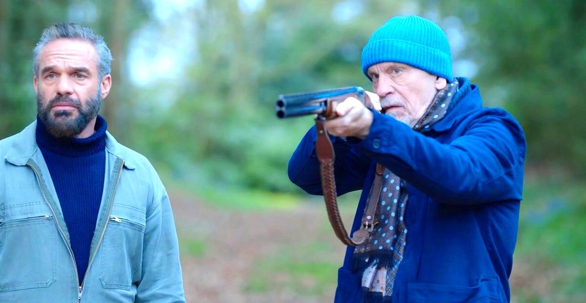 Знаете ли вы, что у спортивной стендовой стрельбы есть своя экстремальная разновидность - стрельба по спутниковым тарелочкам соседей? 