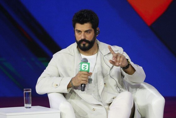    Бурак Озчивит