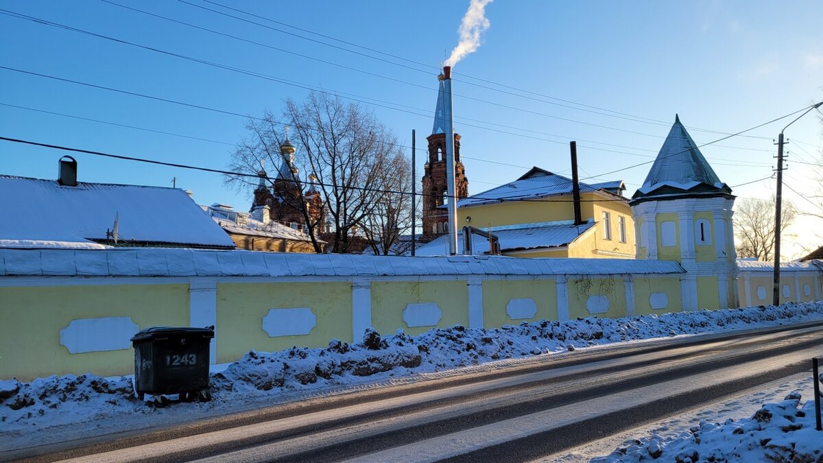 Все прекрасно знают или хотя бы слышали про знаменитое озеро Селигер. Но мало кто знает, что скрывается за маской известного туристического места.-5