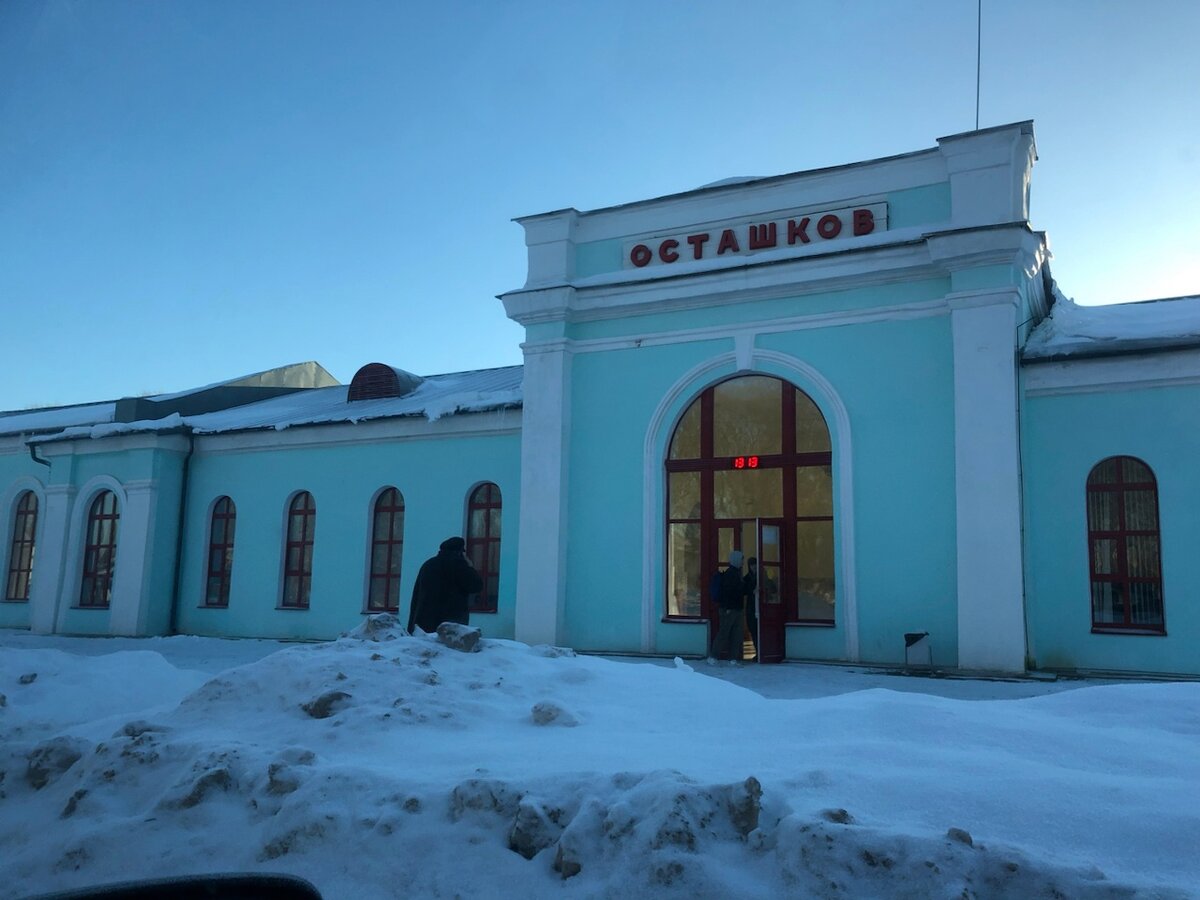 Все прекрасно знают или хотя бы слышали про знаменитое озеро Селигер. Но мало кто знает, что скрывается за маской известного туристического места.-23