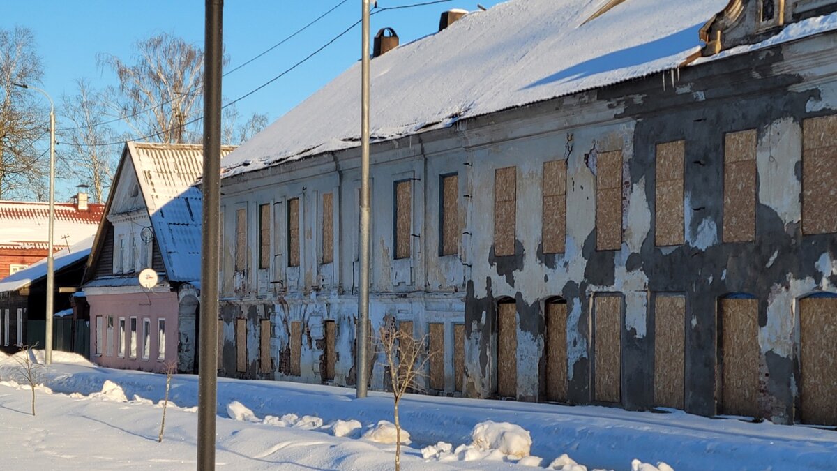 Все прекрасно знают или хотя бы слышали про знаменитое озеро Селигер. Но мало кто знает, что скрывается за маской известного туристического места.-9-2