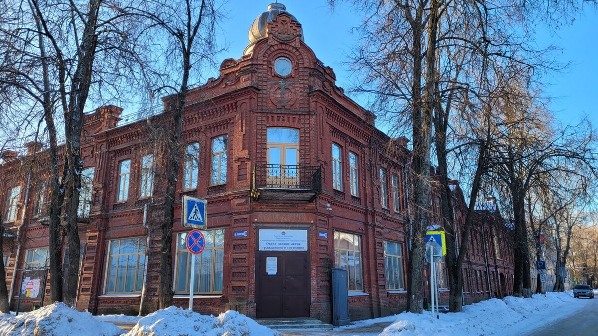 Все прекрасно знают или хотя бы слышали про знаменитое озеро Селигер. Но мало кто знает, что скрывается за маской известного туристического места.-11