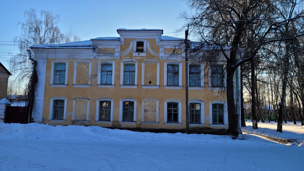 Все прекрасно знают или хотя бы слышали про знаменитое озеро Селигер. Но мало кто знает, что скрывается за маской известного туристического места.-12-3