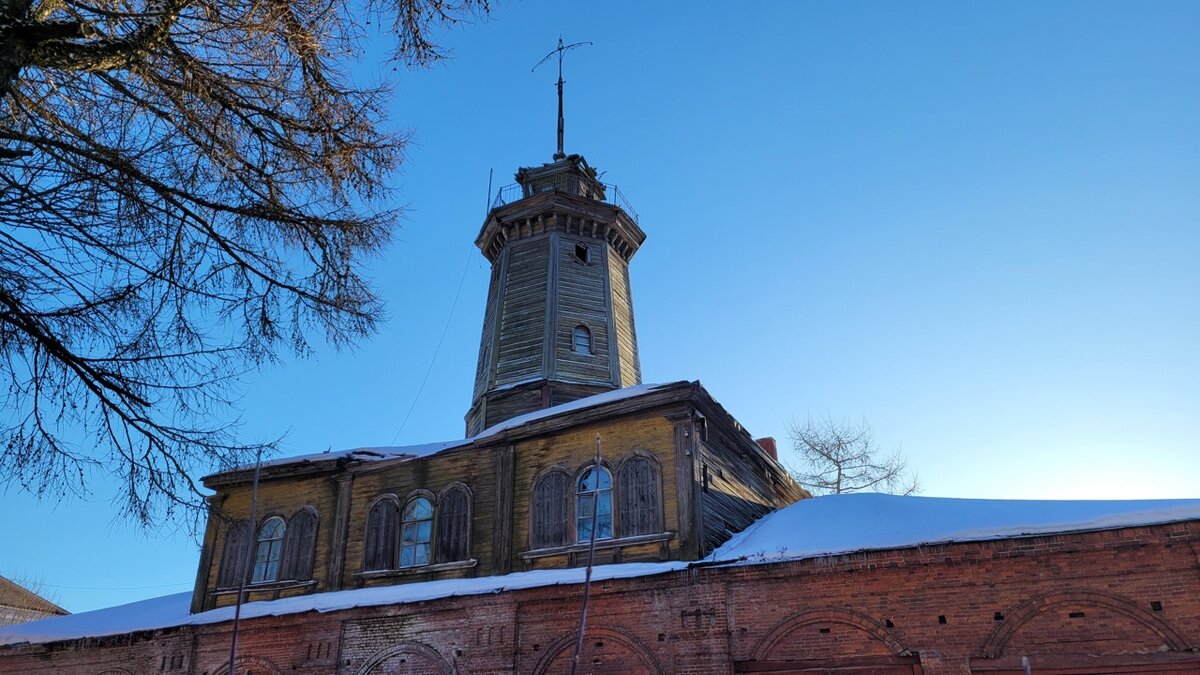 Все прекрасно знают или хотя бы слышали про знаменитое озеро Селигер. Но мало кто знает, что скрывается за маской известного туристического места.-13-2