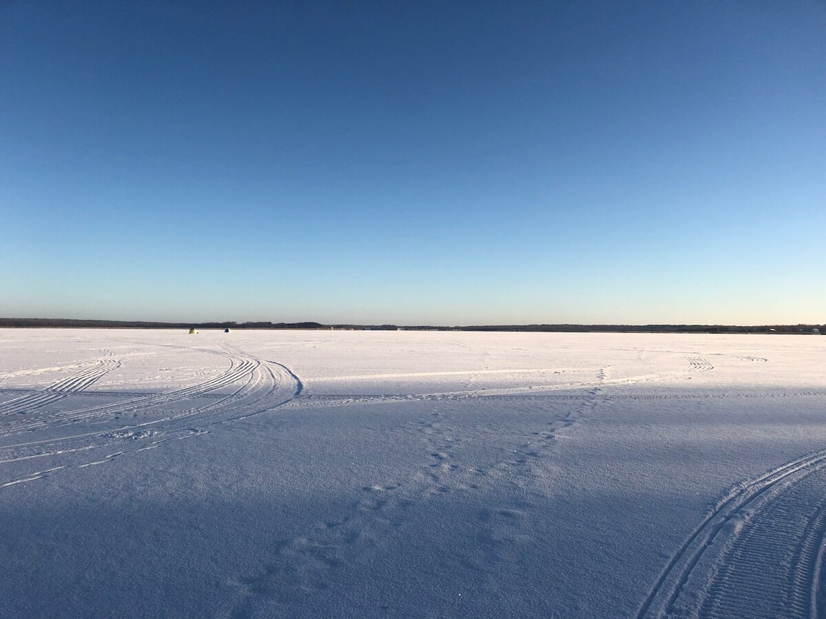 Все прекрасно знают или хотя бы слышали про знаменитое озеро Селигер. Но мало кто знает, что скрывается за маской известного туристического места.-18-3