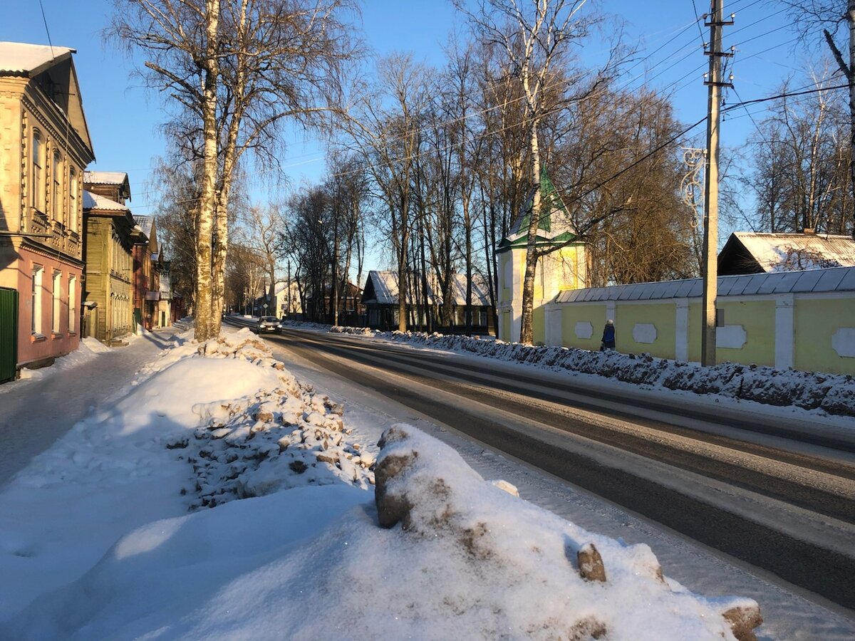 Все прекрасно знают или хотя бы слышали про знаменитое озеро Селигер. Но мало кто знает, что скрывается за маской известного туристического места.-26