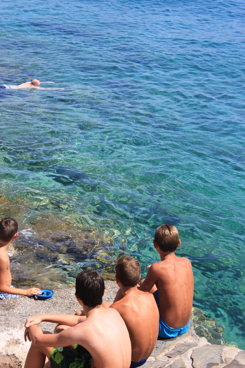 Соленая морская вода действительно хорошо восстанавливает слизистые