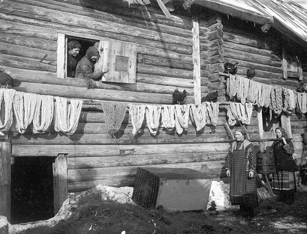 Красильщики. Русские. Рязанская обл., Касимовский р-он (Рязанская губ., Касимовский уезд). Начало XX века. Фото из открытых источников.