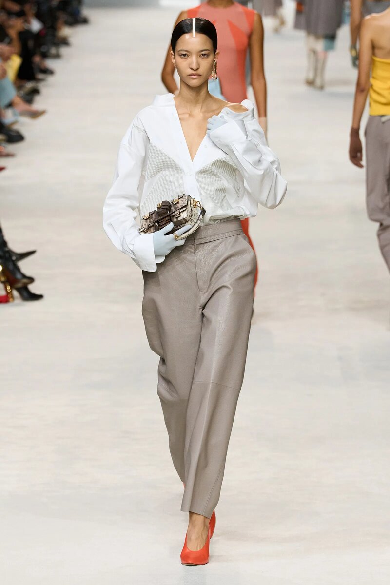 Color of the Year 2025: WGSN Apricot Crush Color Palettes Color trends fashion, 
