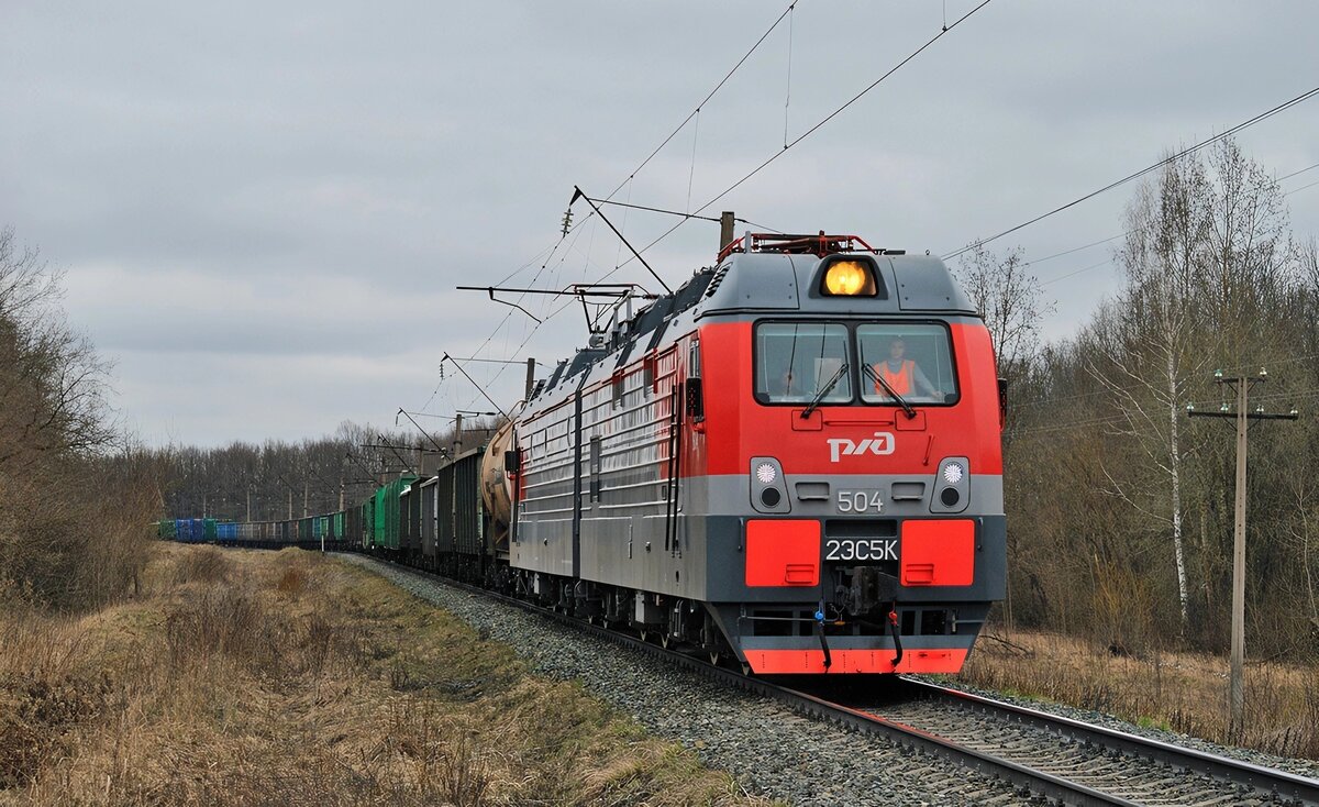 Новочеркасский электровозостроительный завод передал РЖД 600-й грузовой  электровоз 2ЭС5К «Ермак» | MASHNEWS | Новости Промышленности | Дзен