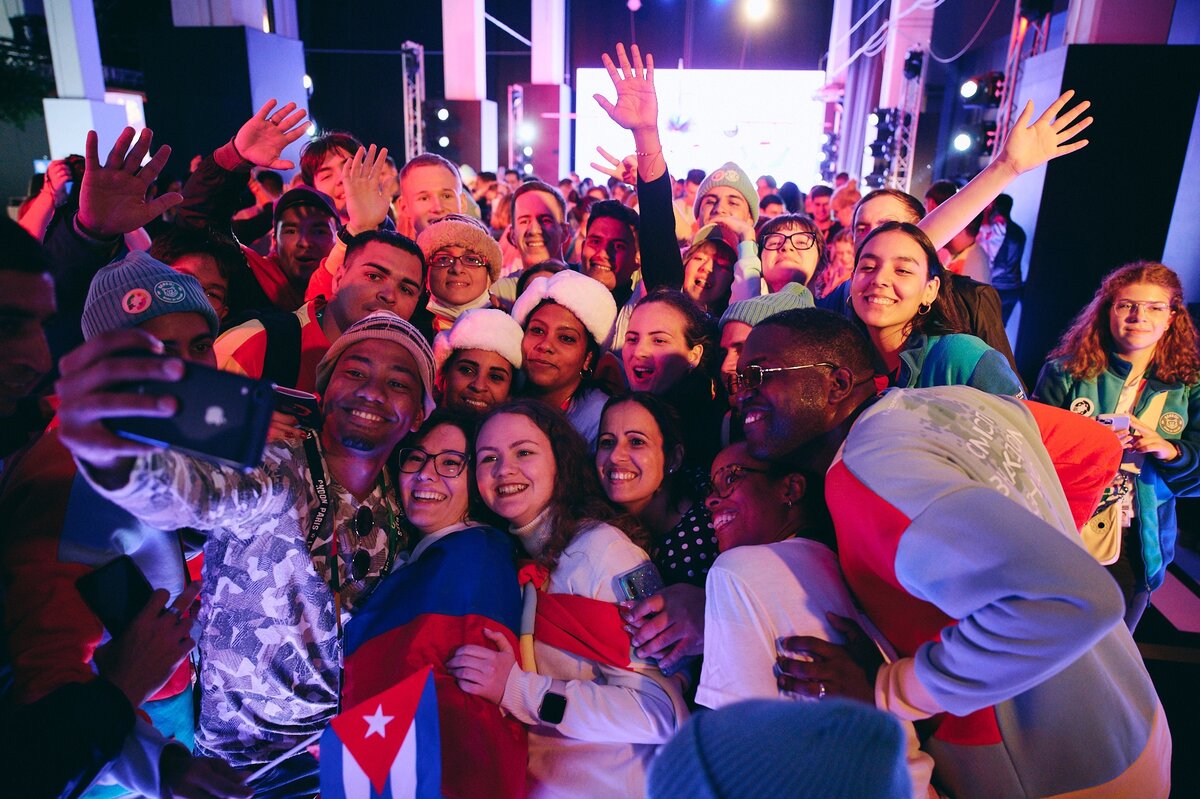 Episode 2: get tannen!. Back to the future the game telltale games. Иностранные туристы в россии. Back to the future игра. Иностранцы об играх будущего.