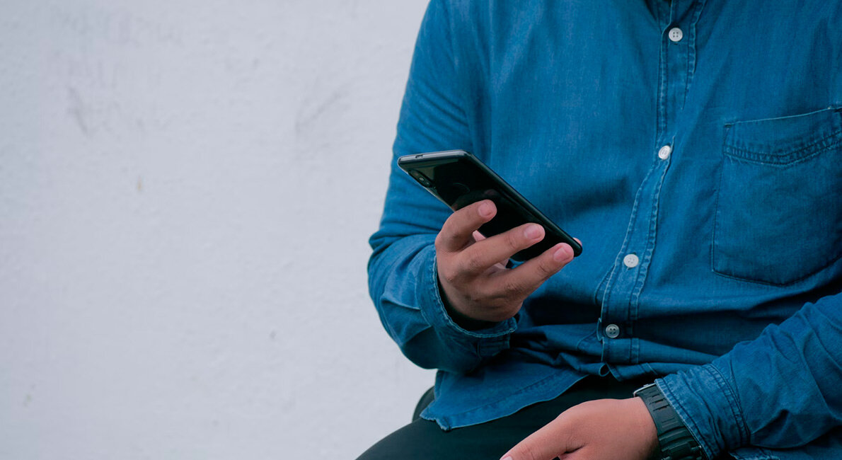 Банк одобрил 7 переводов с карты пенсионера в адрес мошенников 