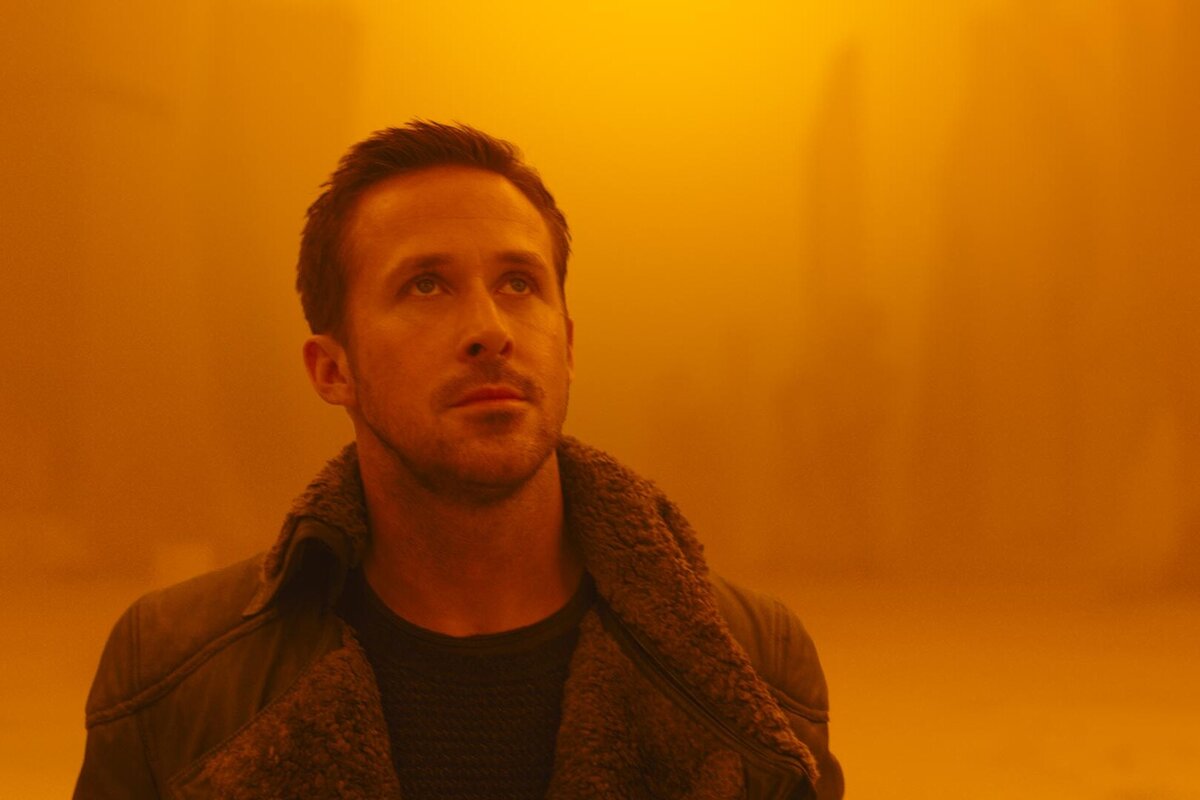     «Все еще просыпаюсь по ночам и спрашиваю себя, зачем я это сделал». Дени Вильнев назвал фильм «Бегущий по лезвию 2049» одним из сложнейших в карьере