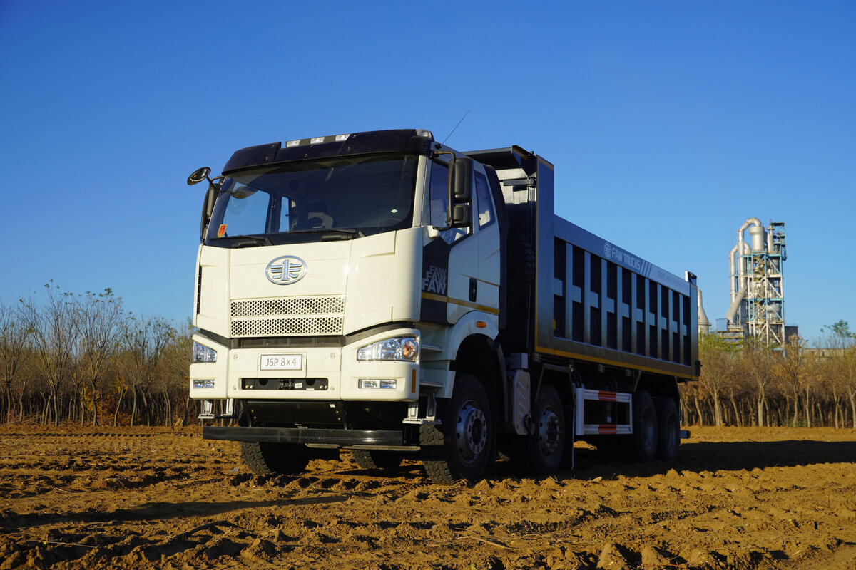 Для грузовиков FAW J6 организовано официальное гарантийное обслуживание в сертифицированных дилерских центрах. Причём, география российских дилерских центров FAW продолжает расширяться.