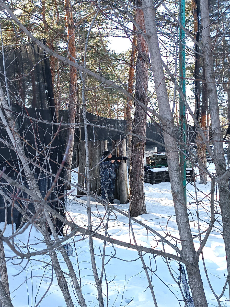 Я знаю этой зимой. Будь счастлив этой зимой. Пусть этой зимой. Зимние объятия. Пусть этой зимой.