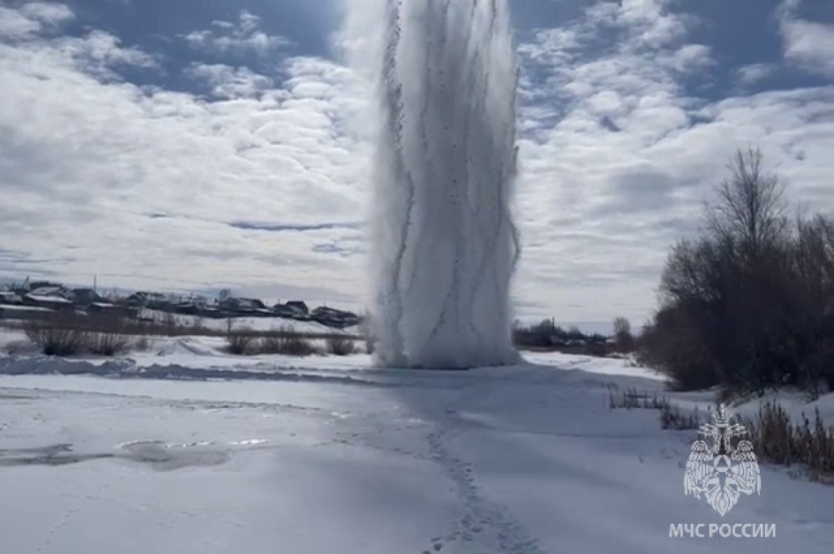    На реке Великой на окраине Пскова проведут подрыв льда