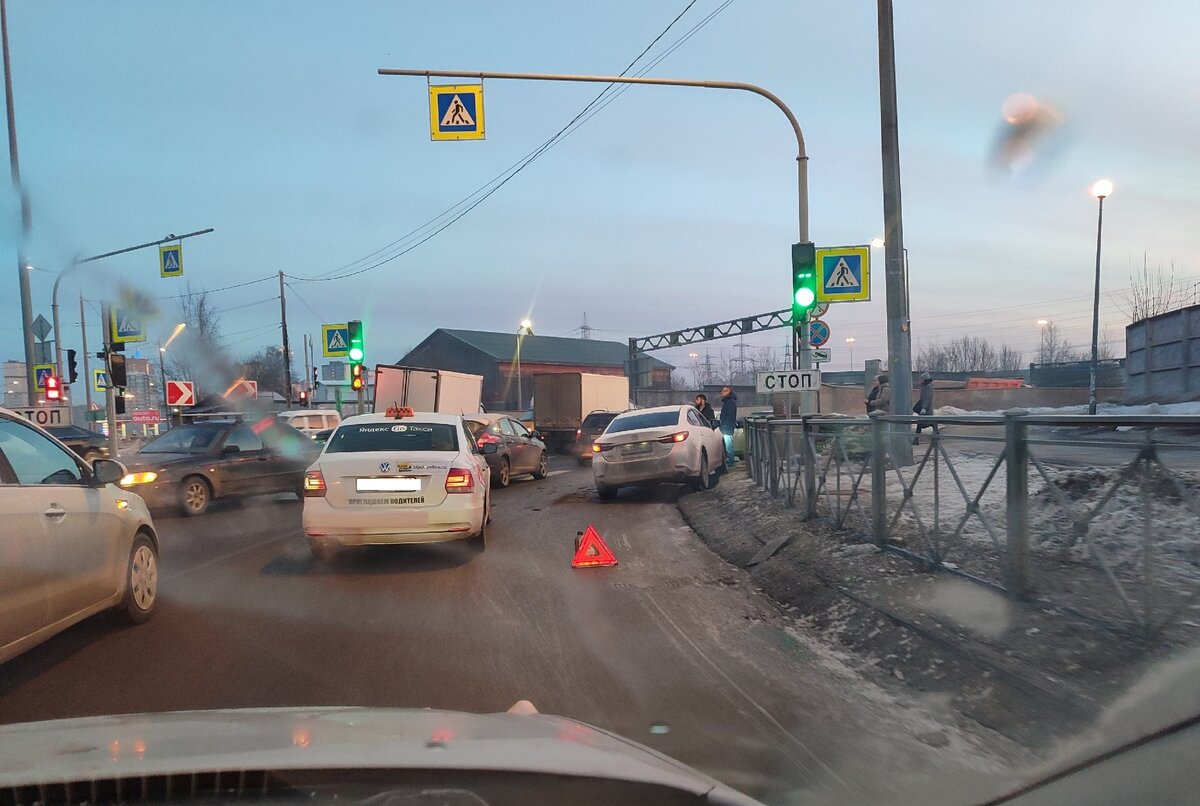 3 ошибки водителей, если они попали в ДТП, а у виновника нет полиса ОСАГО |  Автоюрист. Всё о ДПС. | Дзен