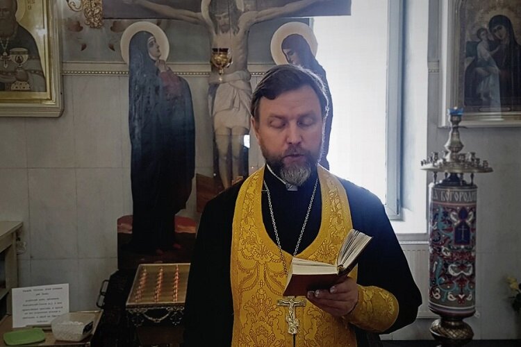 Священник Павел Бибин