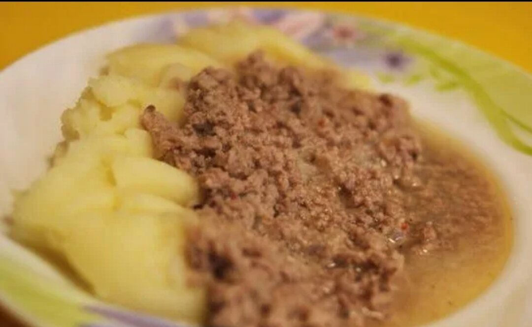 Пюре с мясом.