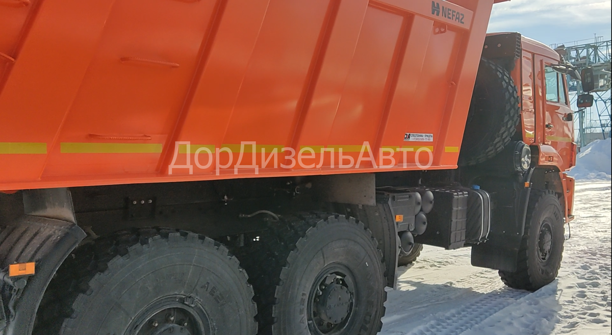 Полноприводный самосвал Камаз 65222