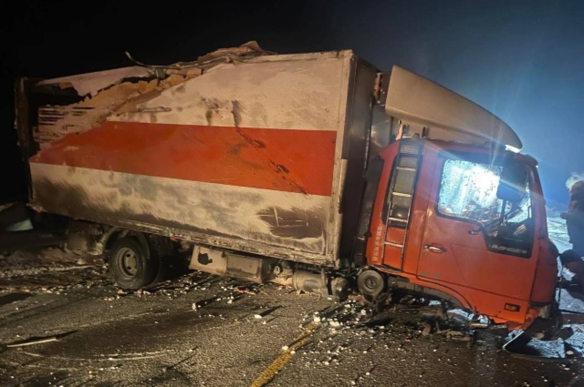    В Туве 32-летний водитель «ВАЗа» погиб после ДТП с грузовиком на встречке