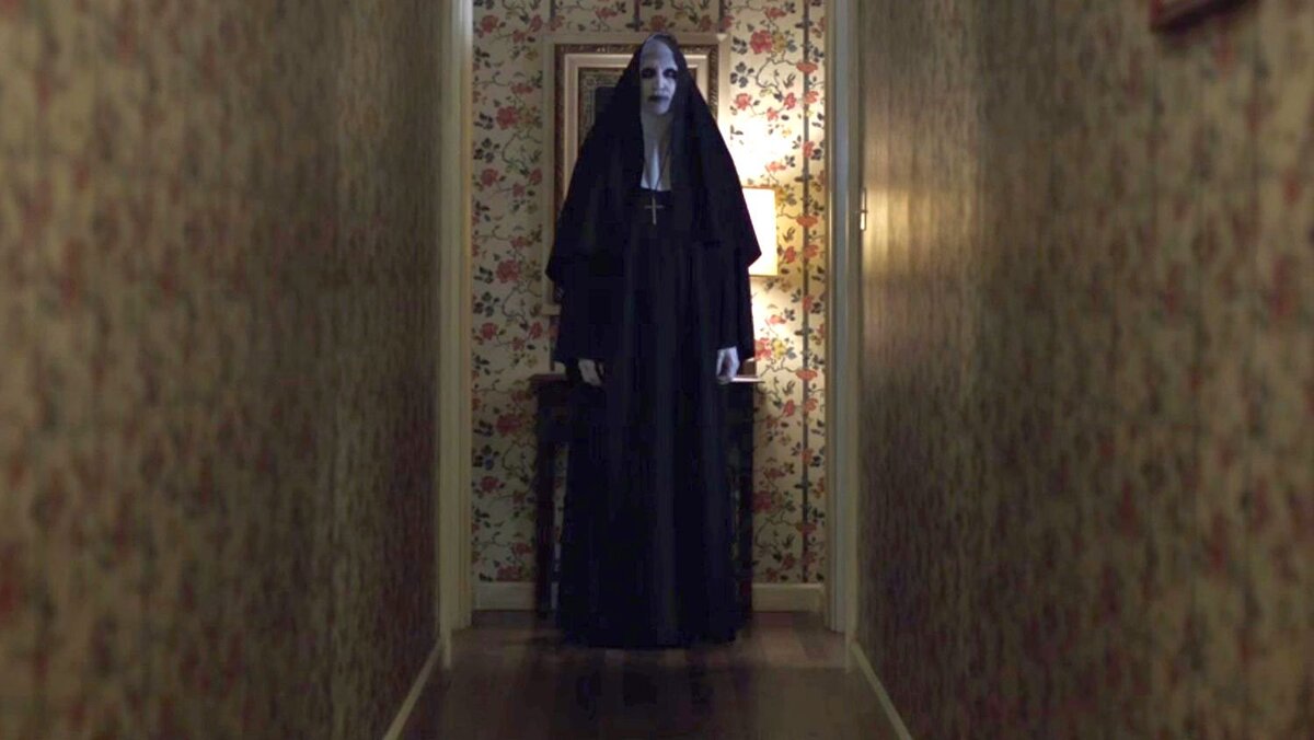 Кадр из фильма «Заклятие 2» 2016