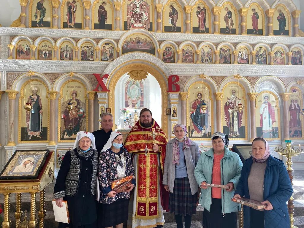 Сестры милосердия храма Державной иконы Богоматери в г. Донецк