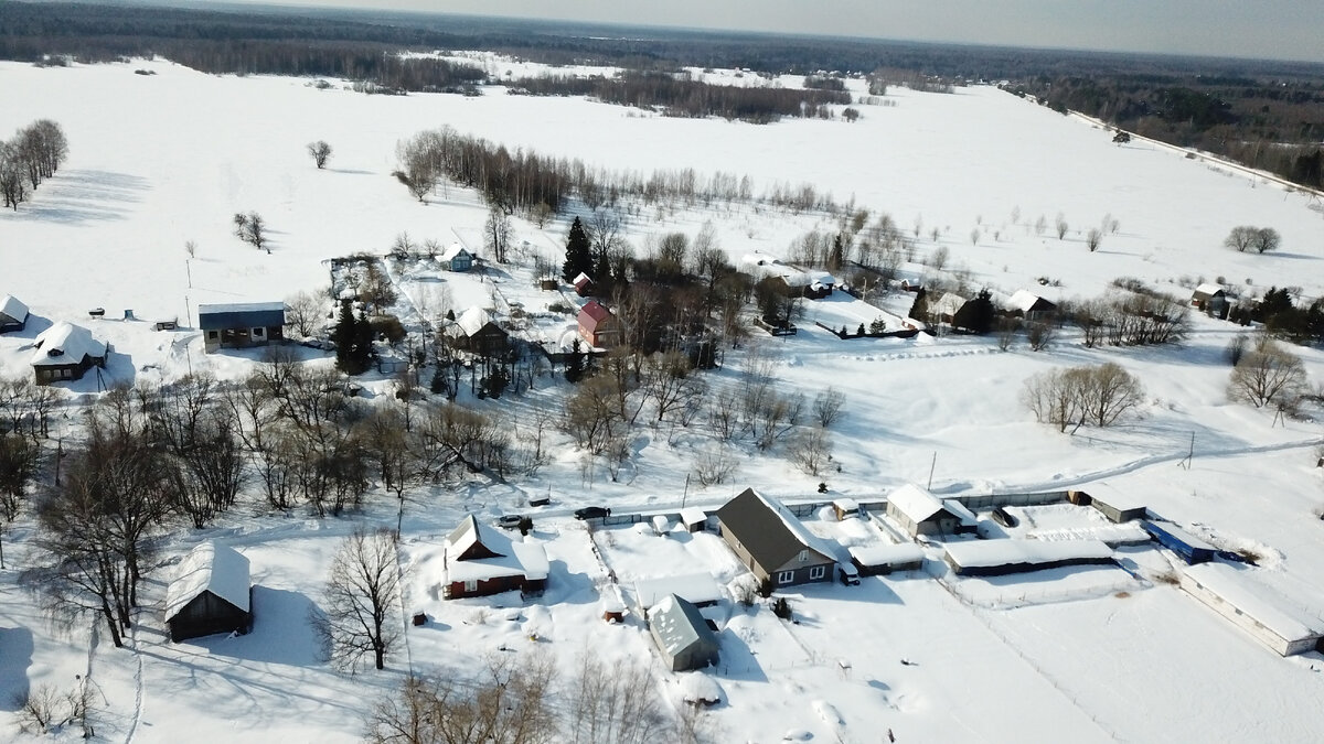 Деревня большое старо. Старый домик в деревне. Деревня большая сельга олонецкий район. Тверская область деревня загородье максатихинский район. Двор в деревне.
