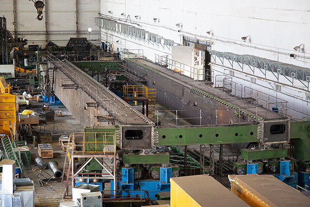 Полярный кран в процессе строительства на Тяжмаше.